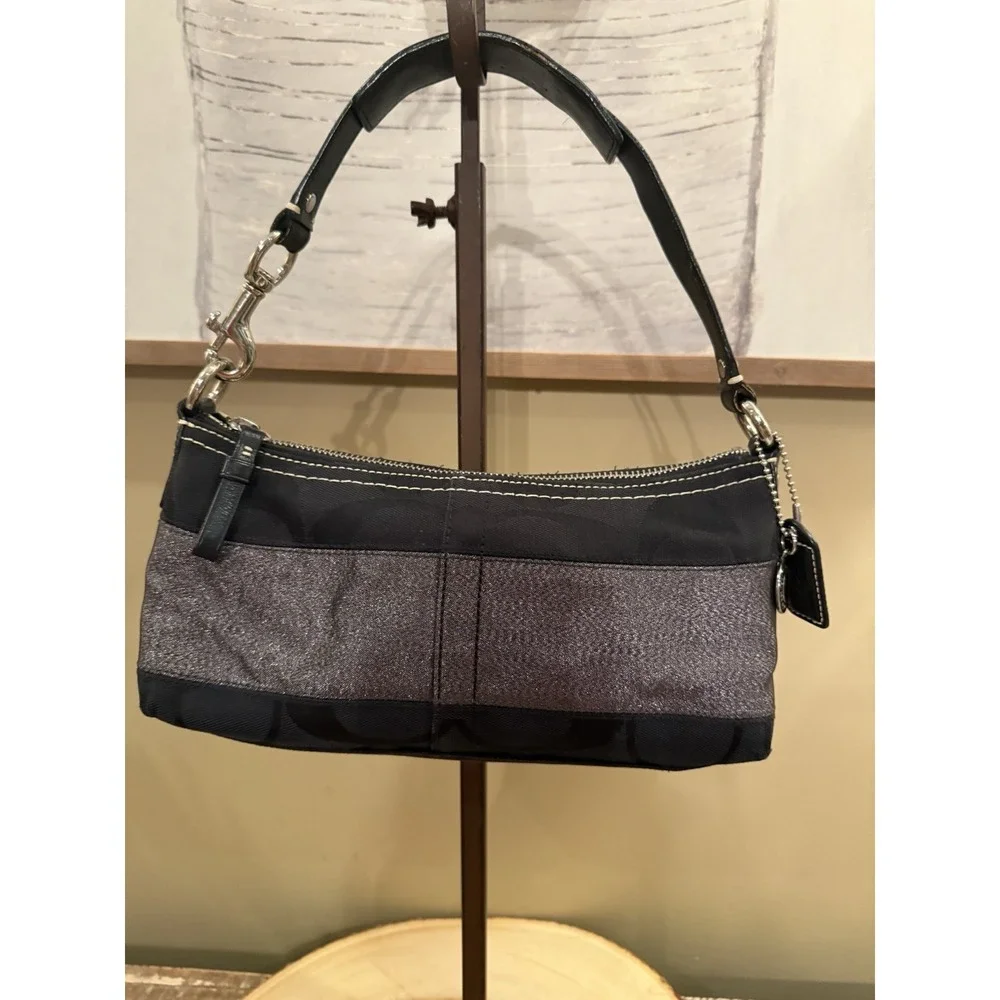 Coach signature black